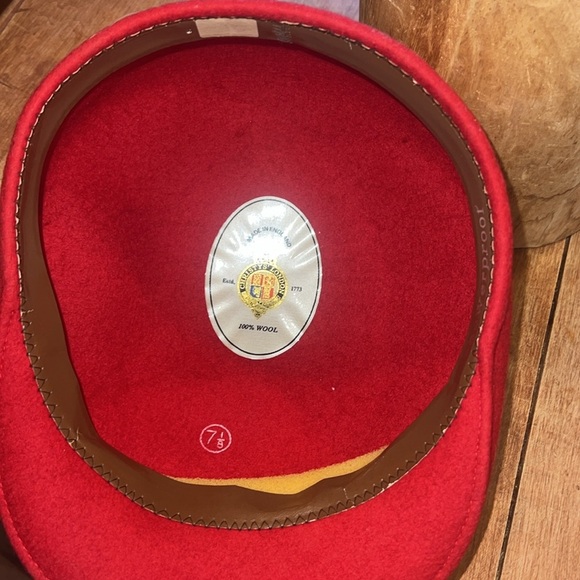 Vintage 100% Wool Made in England Scarlet Red Beret - Picture 2 of 8